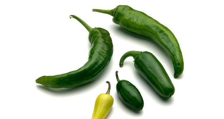 Lava los jalapeños.