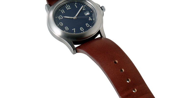 Pulseira de couro de jacaré é artigo de luxo nos relógios.