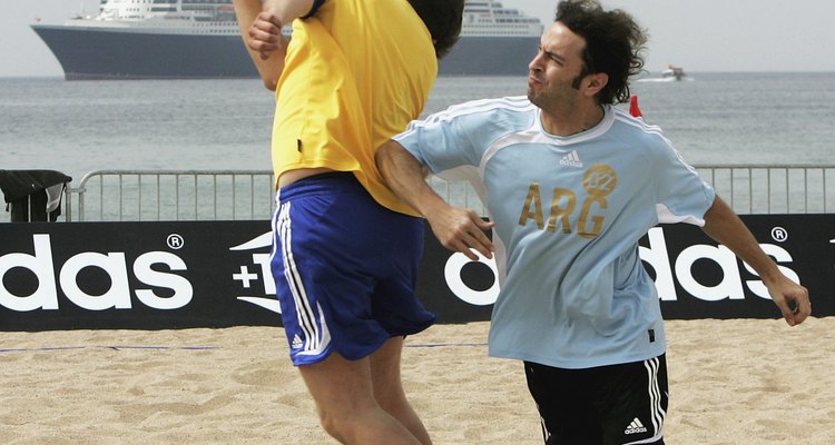 Brasileiros e argentinos são loucos por futebol