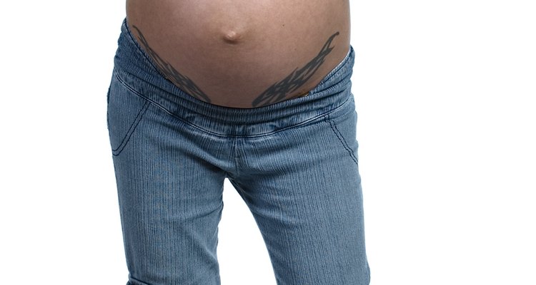 Tu ombligo puede sobresalir durante el embarazo.