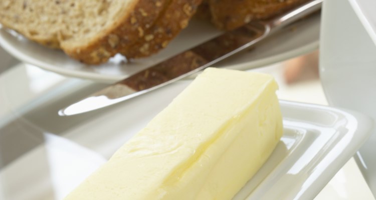 Elige mantequilla en lugar de margarina.