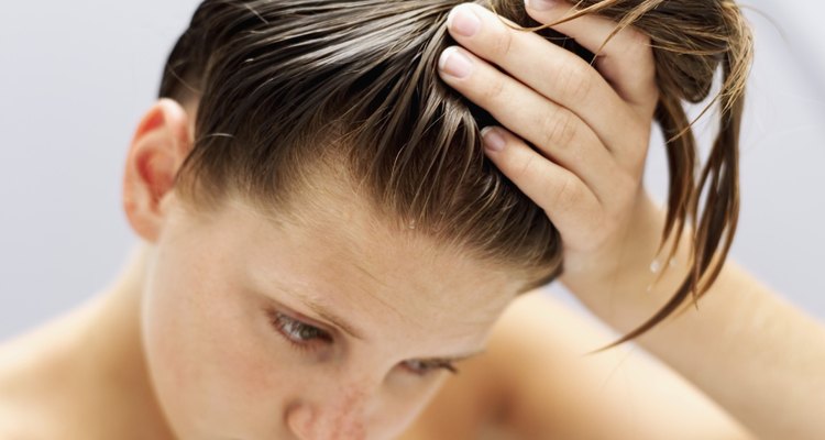 Cómo cuidar tu cabello con aceite de jojoba.