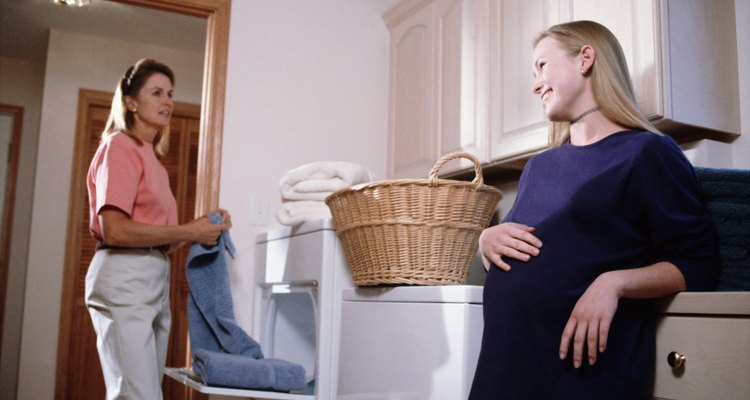 Las madres jóvenes necesitan habilidades hogareñas.
