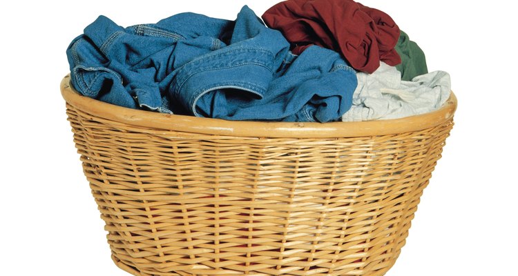 Ciertas prendas de color son seguras para secar junto con las de color blanco.