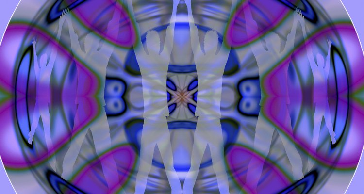 Studying existing kaleidoscope images helps in creating attractive Gimp kaleidoscopes.