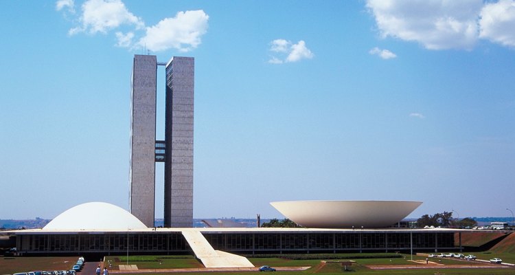 O exame para o Senado tem relação de 640 candidatos por vaga