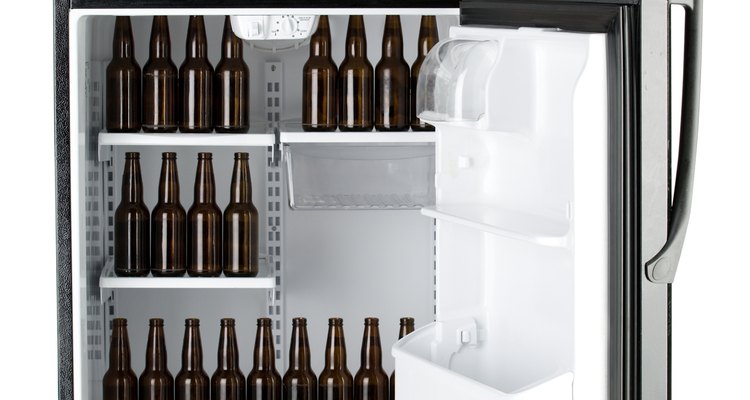 La cerveza y otras bebidas de baja graduación se conservan mejor en un refrigerador.
