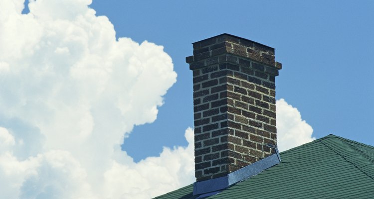 Una chimenea moderna debería producir poco humo cuand el equipo de calefacción está funcionando adecuadamente.