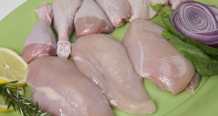 Peitos de frango ficam muito saborosos cozidos ao vapor