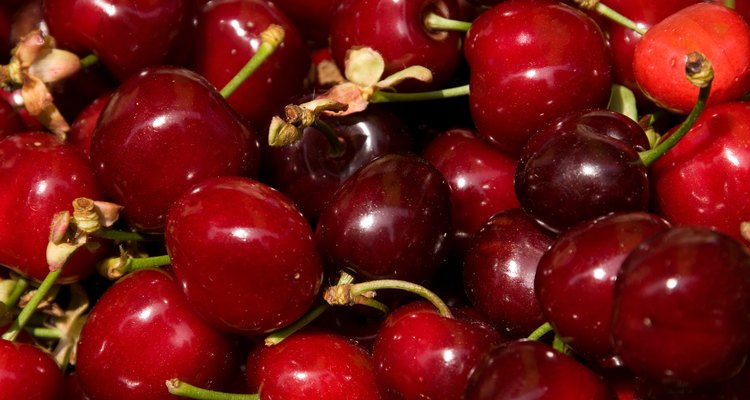 El jugo de cerezas puede servir como una tintura roja.