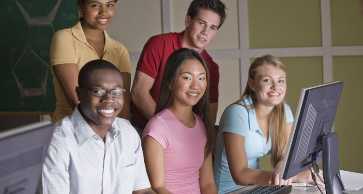 Una escuela Charter o Magnet puede enfocarse en la tecnología.