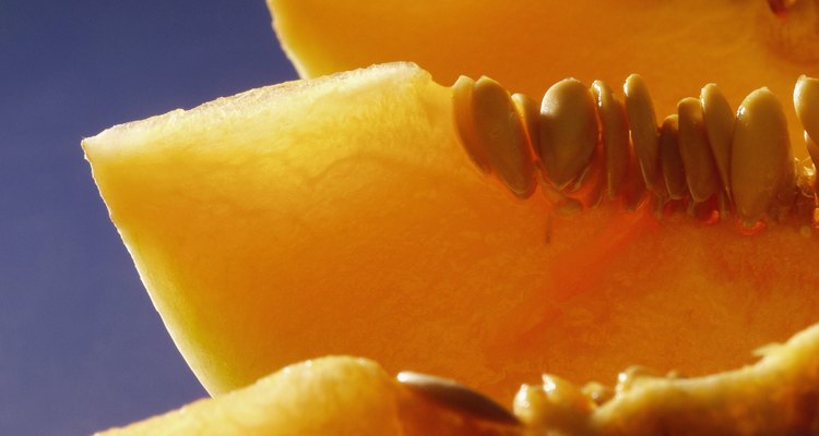 Una porción de melón (un cuarto de la fruta) tiene un 120 por ciento de tu valor diario de vitamina A.