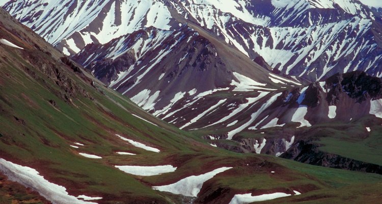 As montanhas do Alasca lideram a lista dos picos mais altos dos Estados Unidos