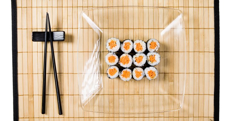 Una esterilla para sushi puede ser una divertida manualidad para hacer.