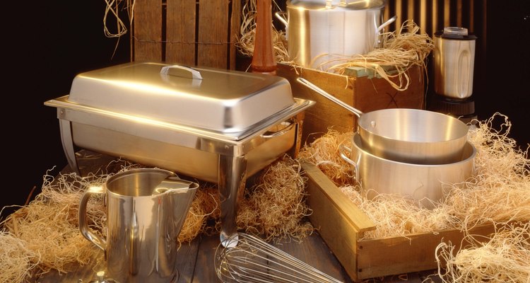 Gel fuel keeps food in chafing dishes and other metal containers warm.