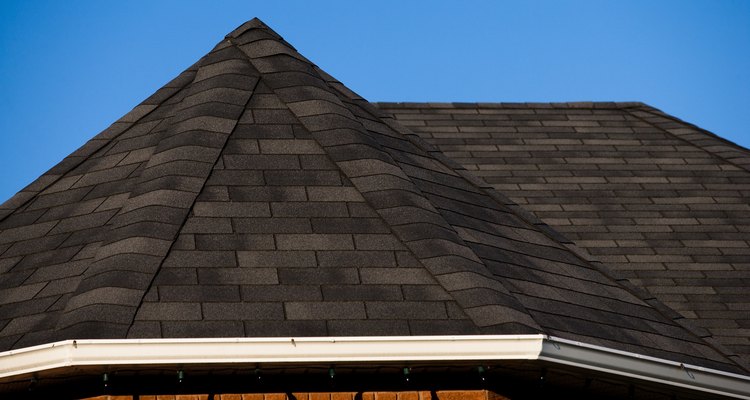 Las partes del techo de una casa trabajan en conjunto para proteger el inmueble.