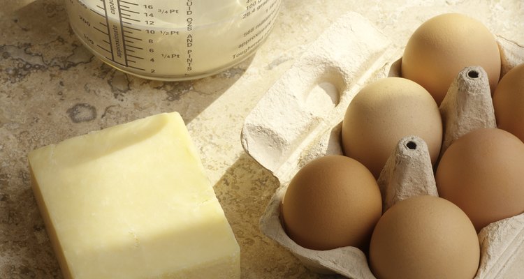 La mezcla apropiada de mantequilla y leche entera puede usarse como sustituta de la crema de leche.