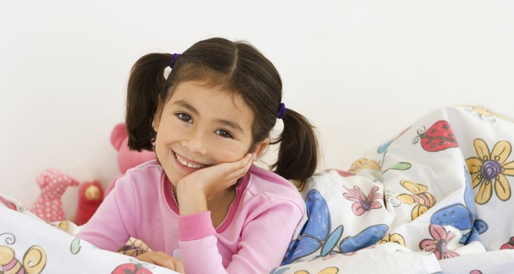 Flores y bichos para una habitación infantil.