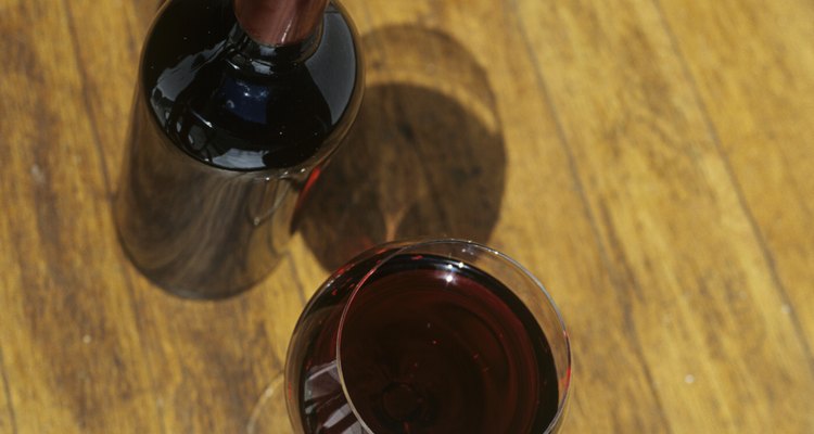Use um densímetro para calcular o teor alcoólico do vinho