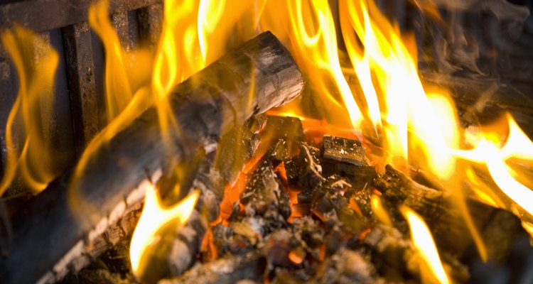 Los fuegos de leña transfieren el calor de la misma manera como muchos aparatos de calefacción modernos.