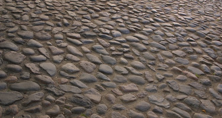 Pedras naturais possuem textura e cor agradáveis