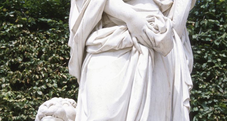 La escultura griega usualmente era de mármol.