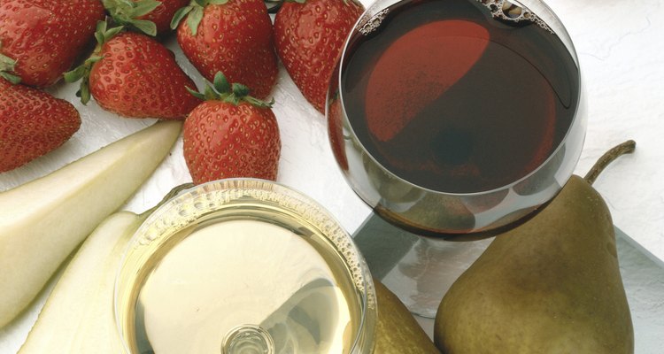 Las fresas agregan un dulzor afrutado al vino.