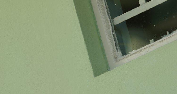 Añade atractivo a tu casa usando una pintura exterior con textura.