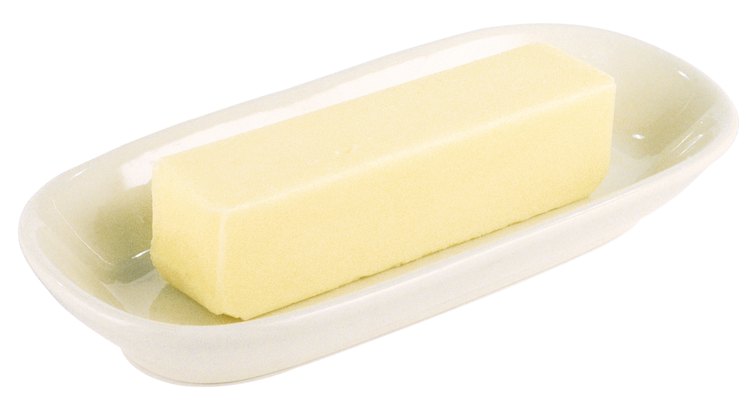 Una barra promedio de mantequilla pesa un poco más de 113 gr.