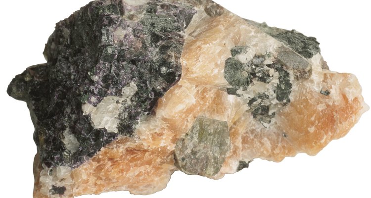 As rochas naturais podem parecer muito diferente das que foram polidas em demasia para serem vendidas ou para serem expostas em museus