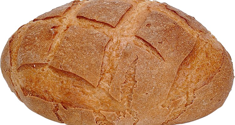 La levadura hace que el pan crezca y sea esponjoso.