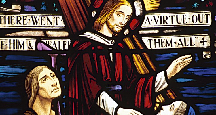 A tradição católica refere-se ao sobrenome Santos como abreviação para o Dia de Todos os Santos