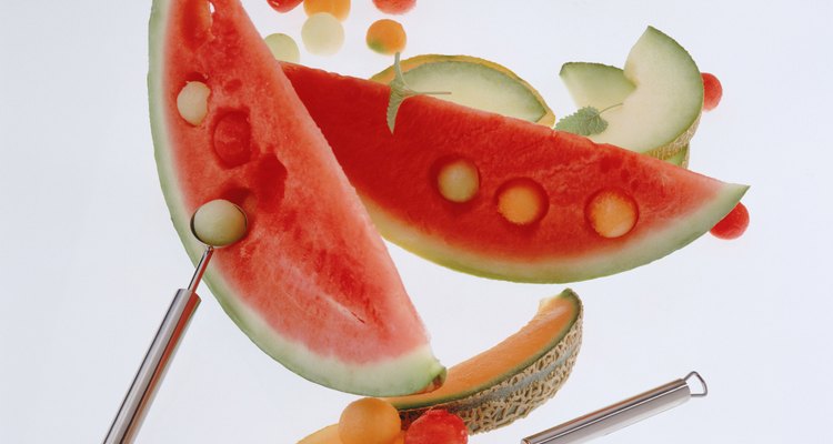 Retire a polpa da fruta se você nã pretende usá-la para o suco