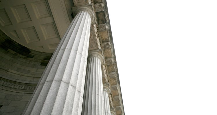 Os estilos de coluna são semelhantes nas arquiteturas romana e grega