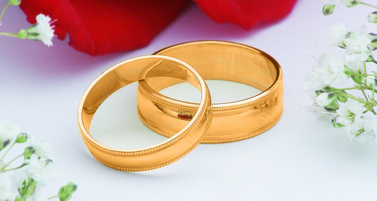 Photo, gold wedding rings, High res, Color