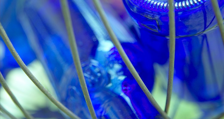 Las botellas de color son mejores para contener perfumes naturales.