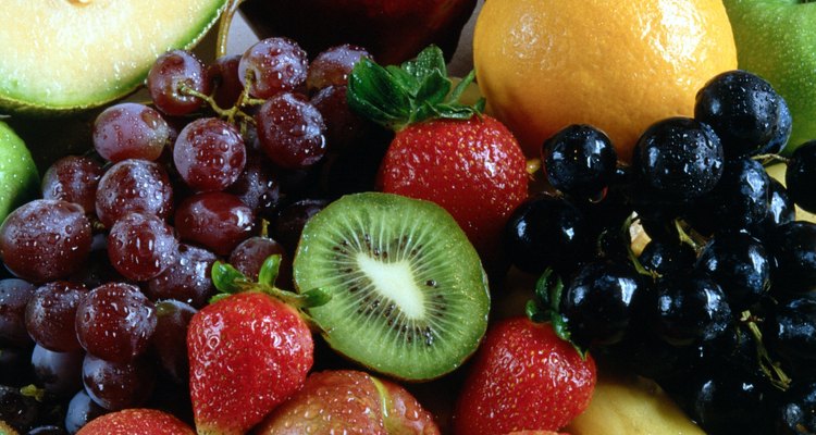 Adicione ao menos três porções de frutas a sua dieta diária