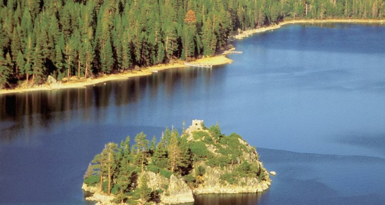 Lake Tahoe se extiende más de 190 millas cuadradas.