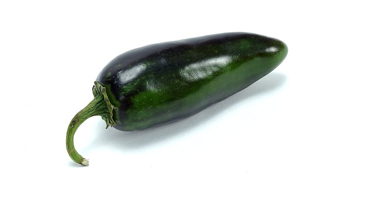 Los jalapeños en forma de bala tienen un aspecto similar al serrano.