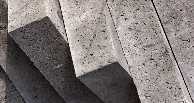 Colar blocos de concreto permite movê-los seguramente