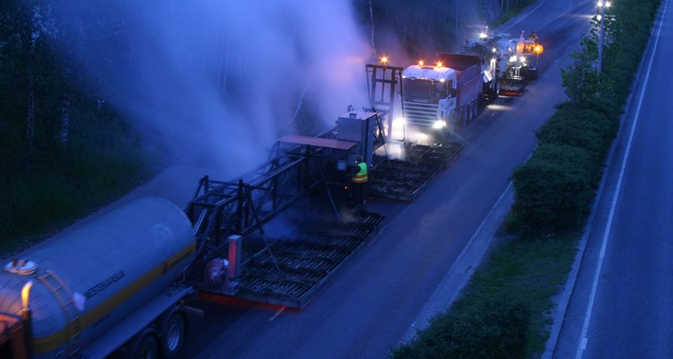 Road crews use the TS 350 to cut curbs and asphalt.