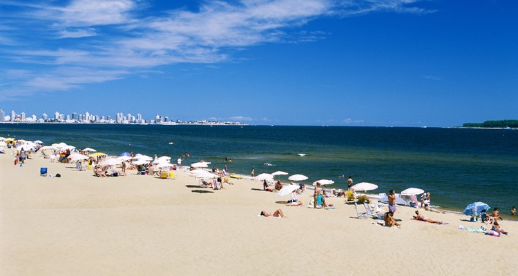 Playa Brava es ideal para practicar deportes náuticos.