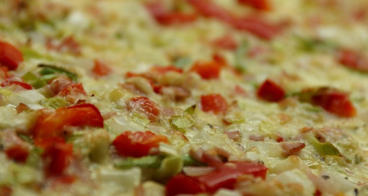 Hacer una piedra para pizza lleva muy poco tiempo, es económico y ayuda a obtener una pizza bien horneada.