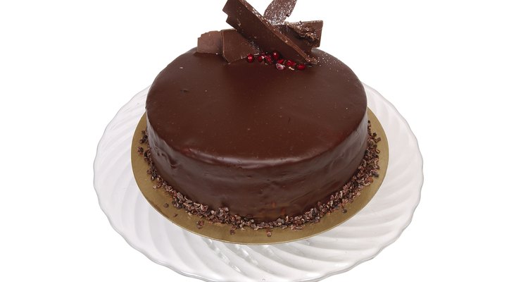 Es difícil resistirse ante una dulce torta de chocolate.