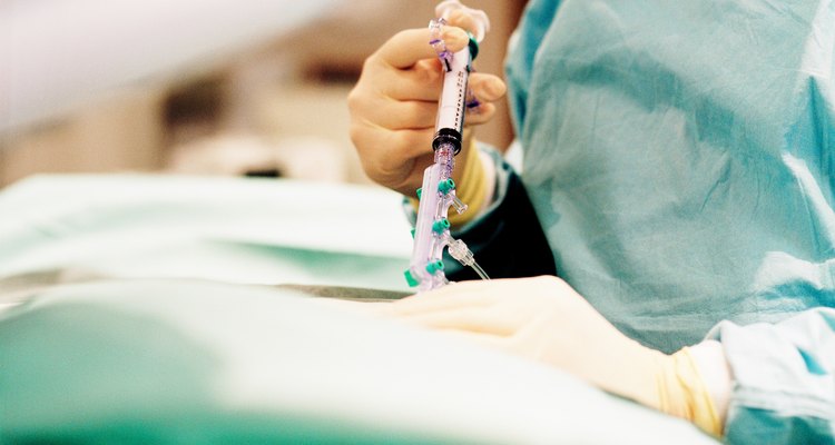 A colonoscopia serve para detectar câncer de intestino em estágio inicial