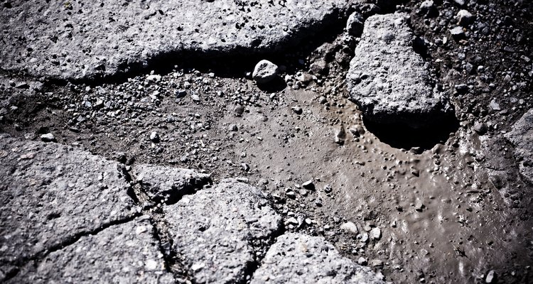 Utiliza unas cuantas herramientas y matemática simple para calcular necesidades de asfalto.