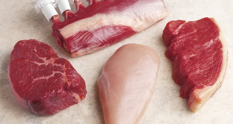 Ablandar la carne resalta los sabores y garantiza una buena cocción.