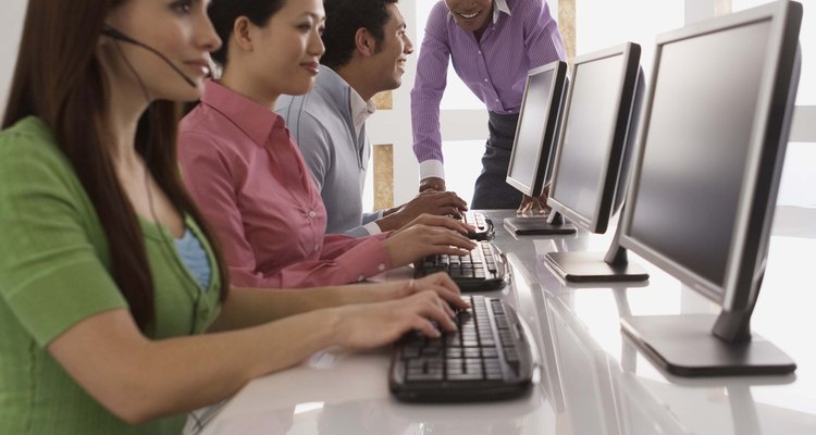 Cuenta con un equipo especializado de agentes expertos para manejar las llamadas complejas.