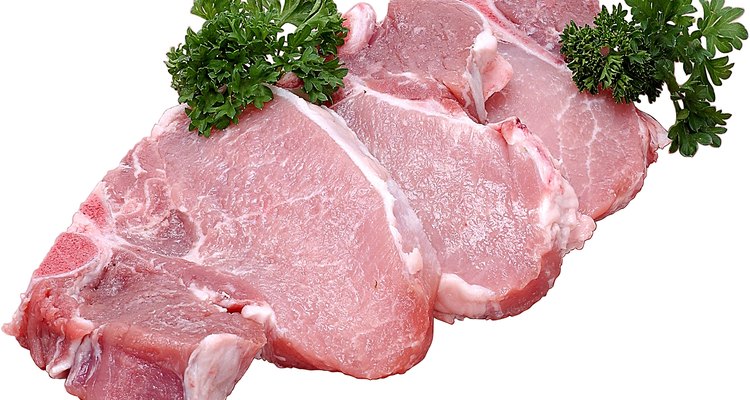 La carne fresca de cerdo es baja en sodio y alta en tiamina.
