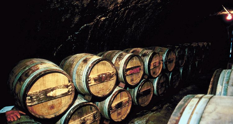 Los barriles de vino se pueden reciclar luego de que los vinos acaban con ellos.